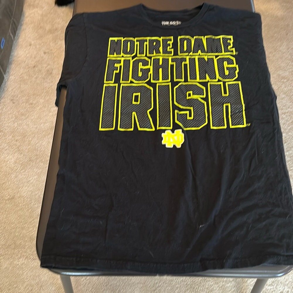 Men’s Large Adiddas Notre Dame vintage t shirt